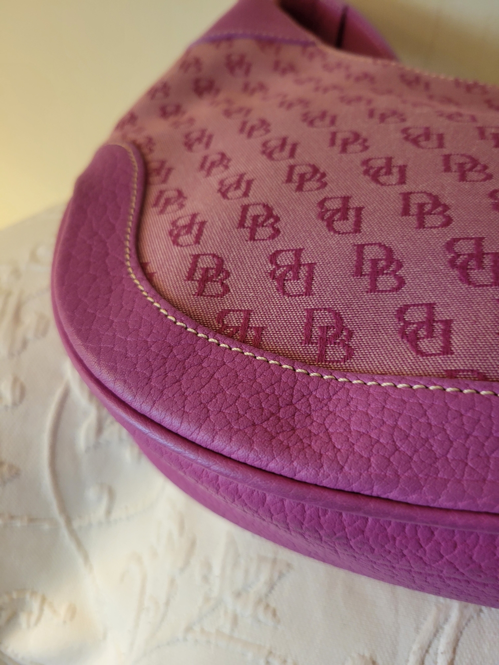 Dooney & Bourke Spring Fuschia Signature Bag. - Picture 4 of 7